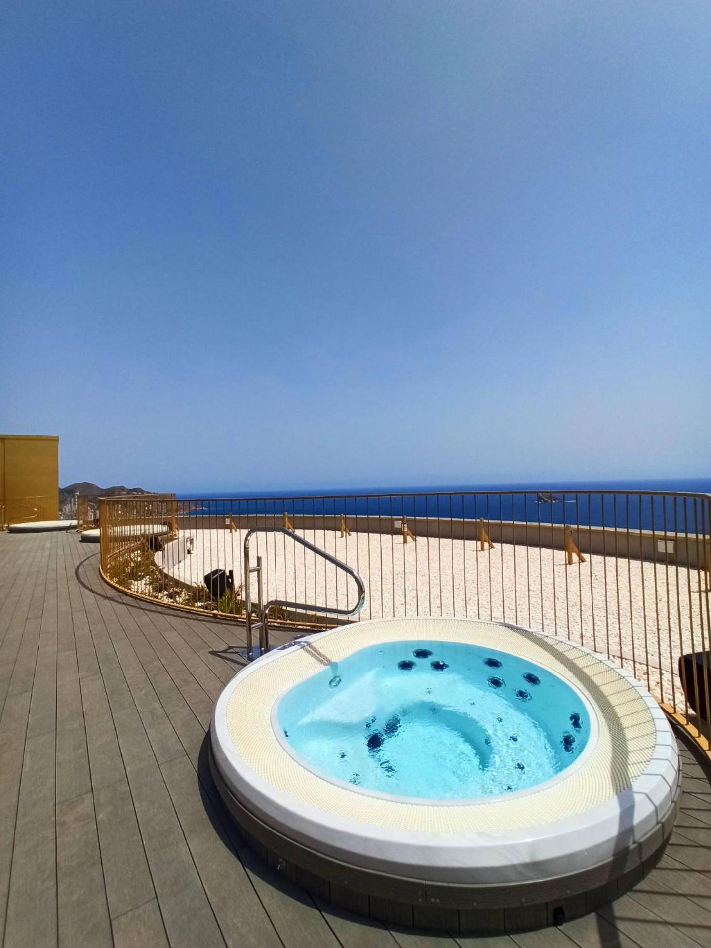 Intempo Benidorm Apartment Luaran gambar